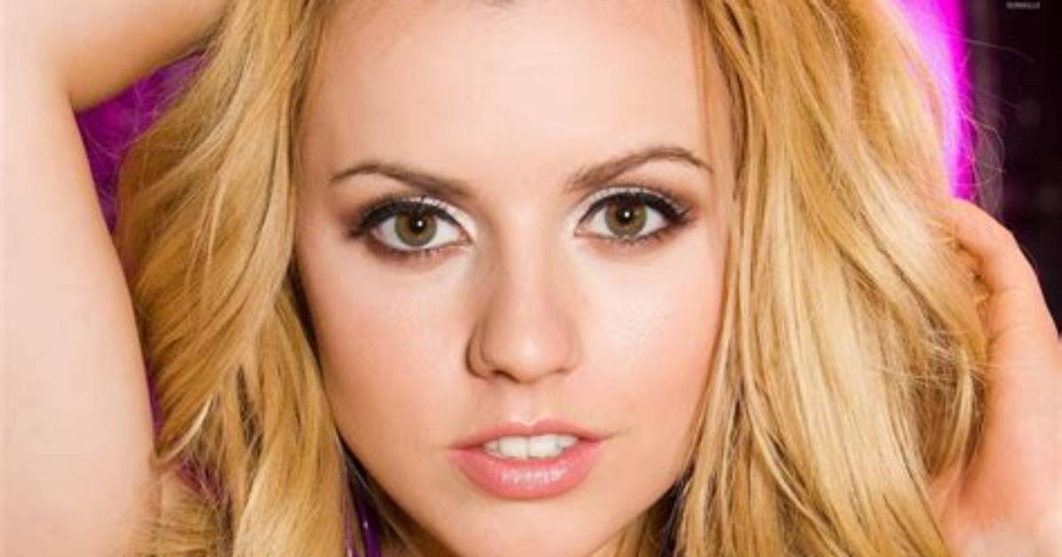 Lexi Belle