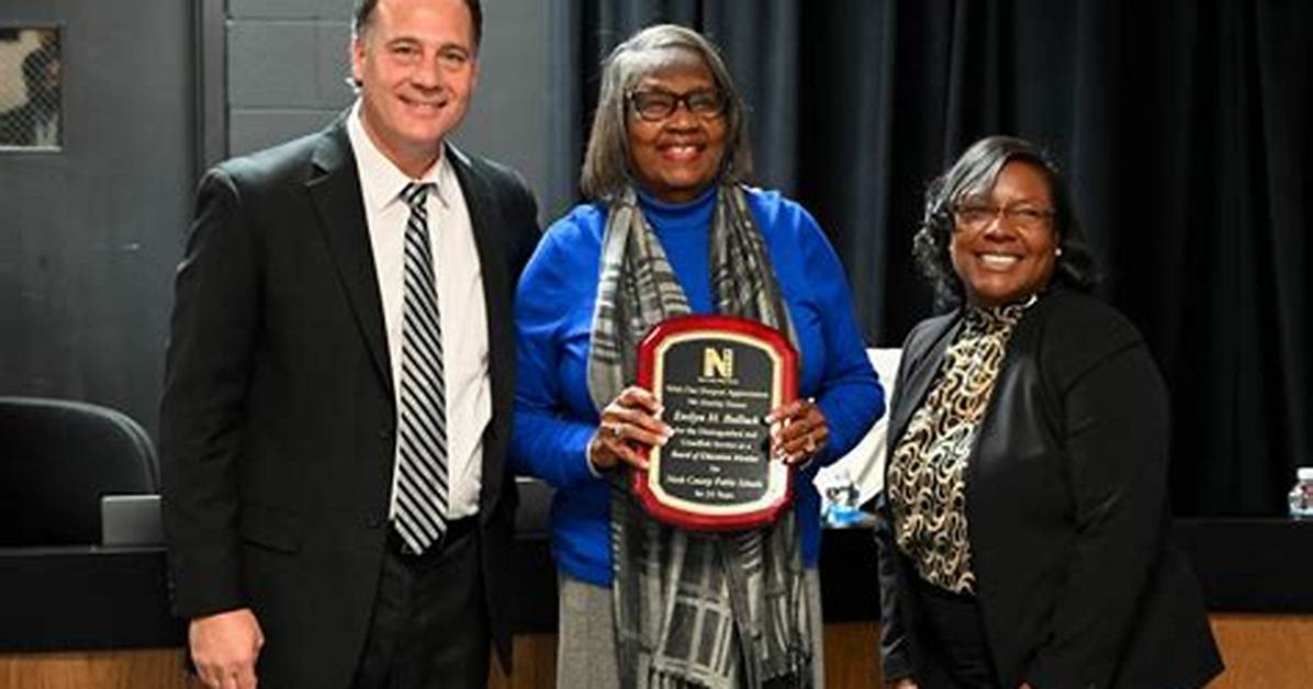 Local Humanitarian Evelyn Mount Honored with Picnic |