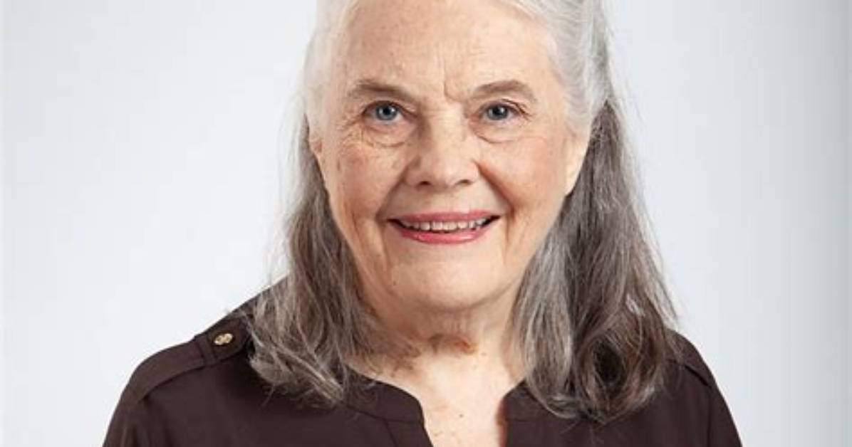 Lois Smith Net Worth