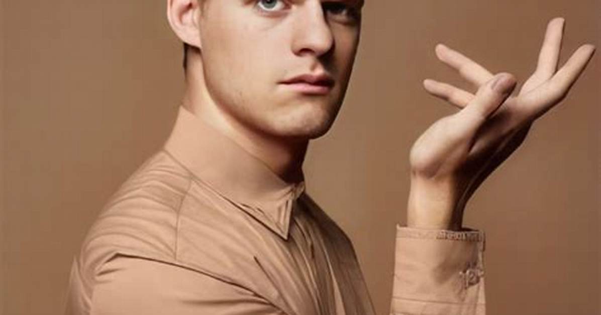 Lucas Hedges