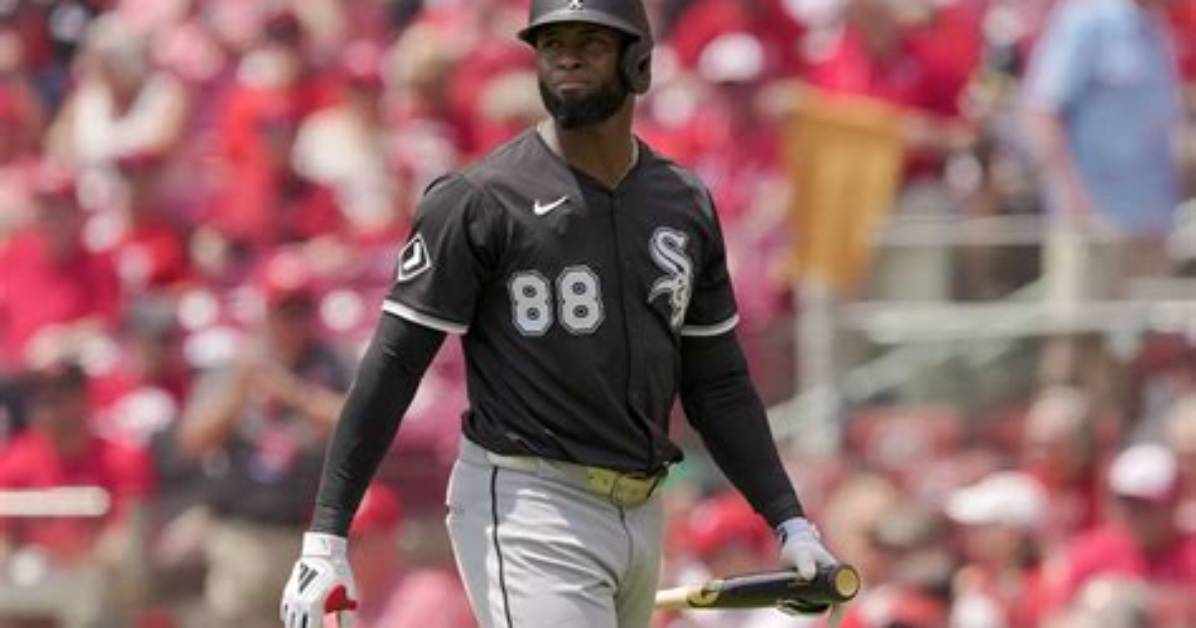 Luis Robert Salary & Contract