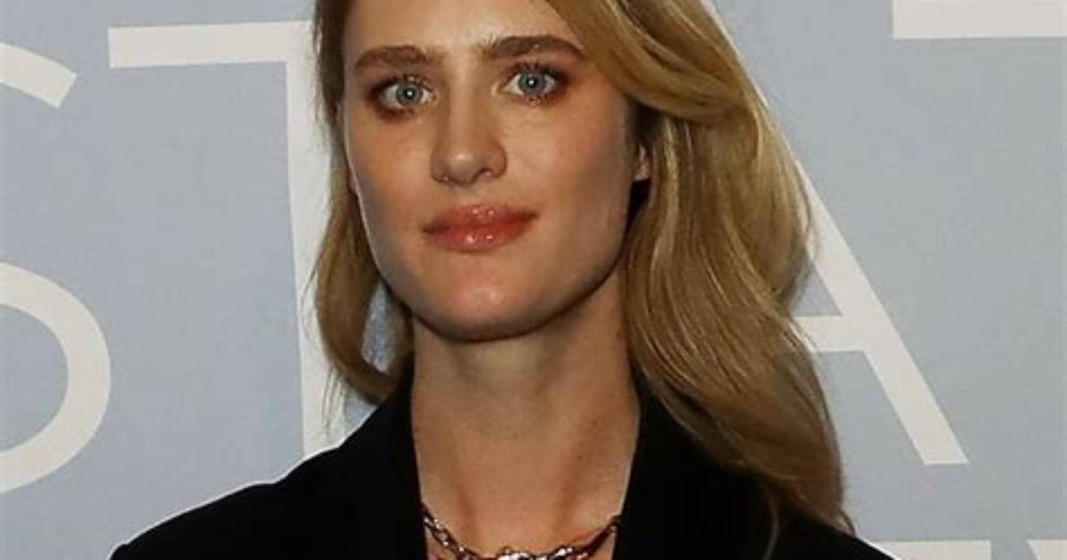 Mackenzie Davis Smoking: a Deep Dive into the Actress's Choices and Lifestyle