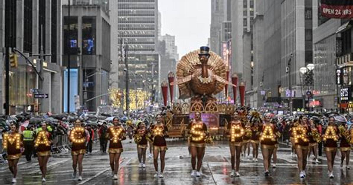 Macy's Parade Eagle-Eye Fan Spots 'Breaking Bad' Star
