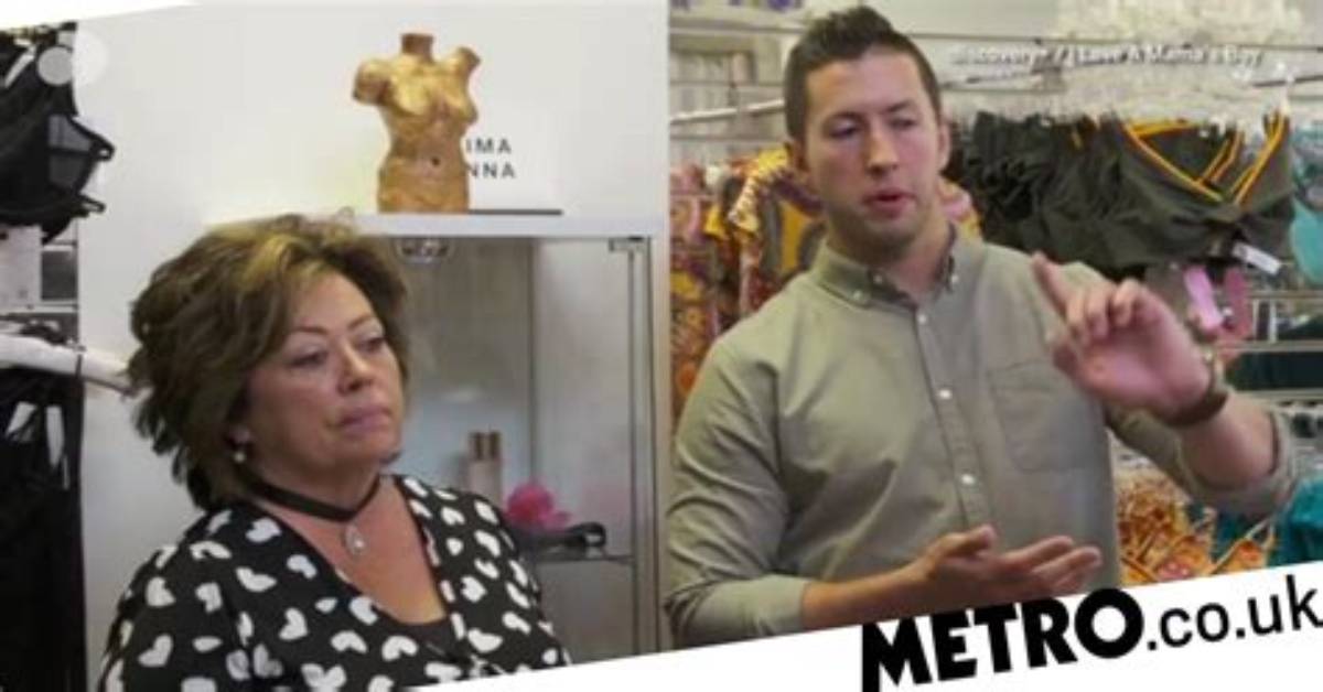 'Mama's Boy' Horrifies Shop Owner by Shopping for Lingerie with Mum