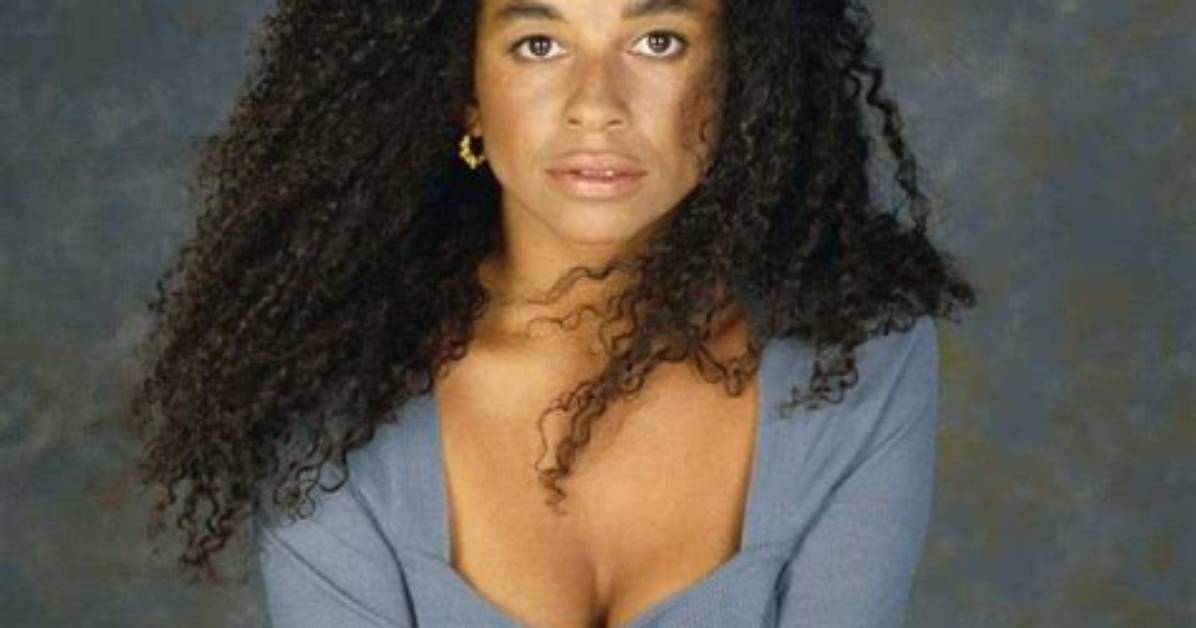 Maxine Sneed – Celebsgraphy