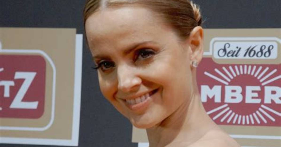 Mena Suvari Net Worth 2024