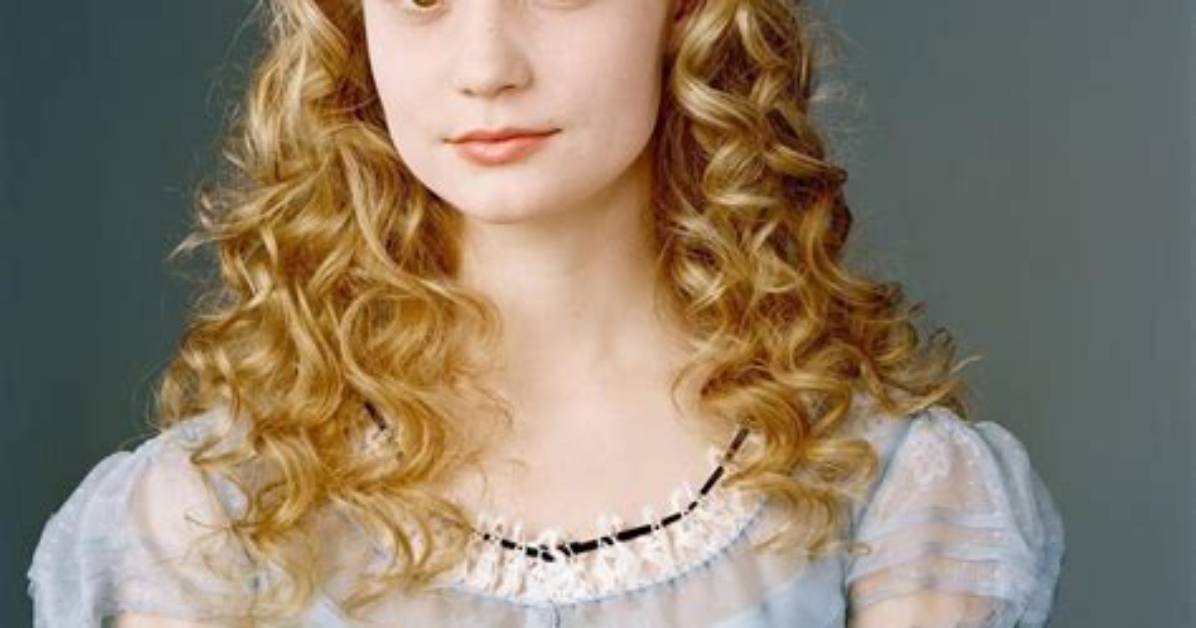 Mia Wasikowska