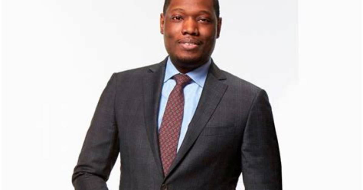 Michael Che - Bio, Net Worth, Height