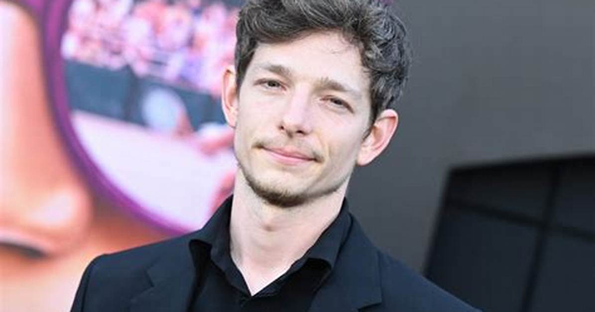 Mike Faist Net Worth