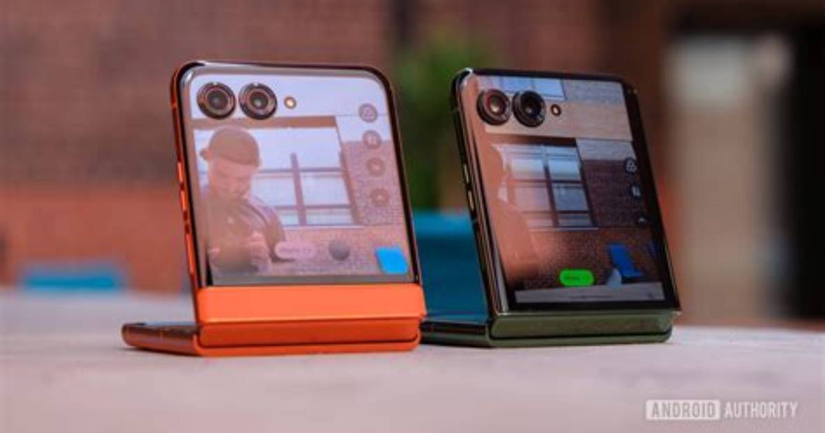 Motorola Razr Plus (2024) vs Razr (2024): Less of a Difference Compared to Last Year