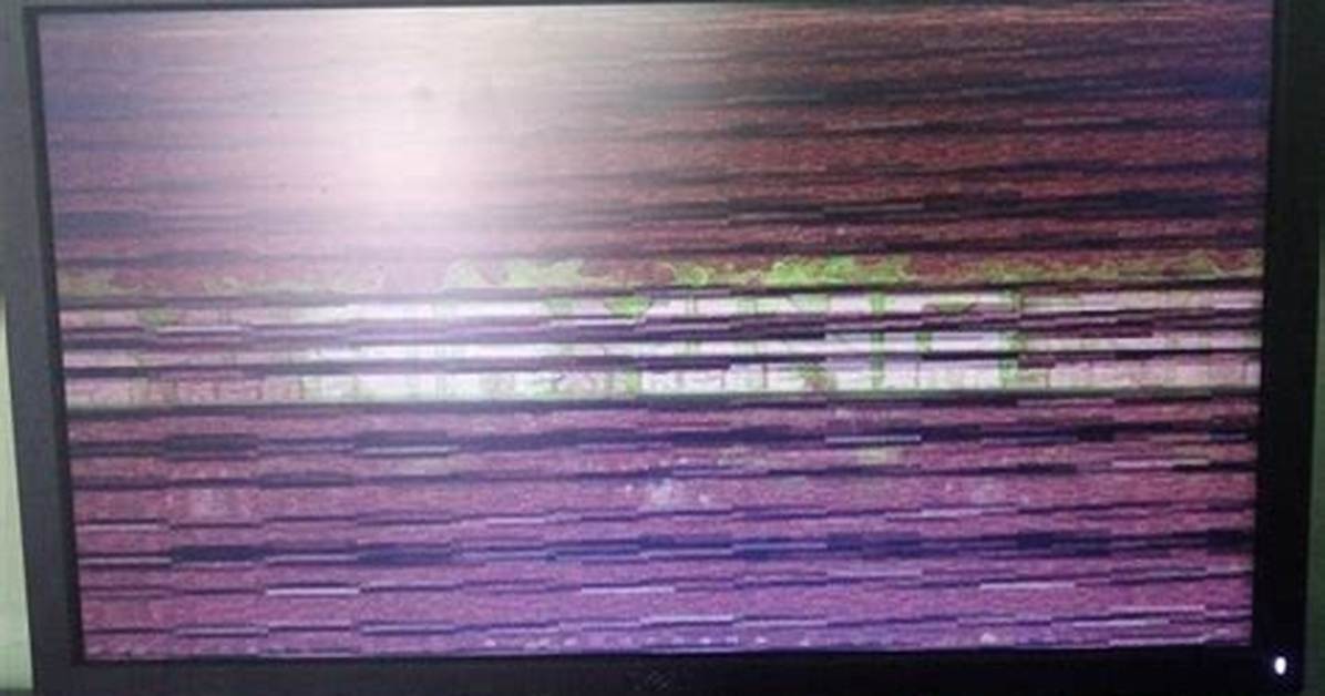 My Pc Crashes Randomly with Weird Static on the Screen