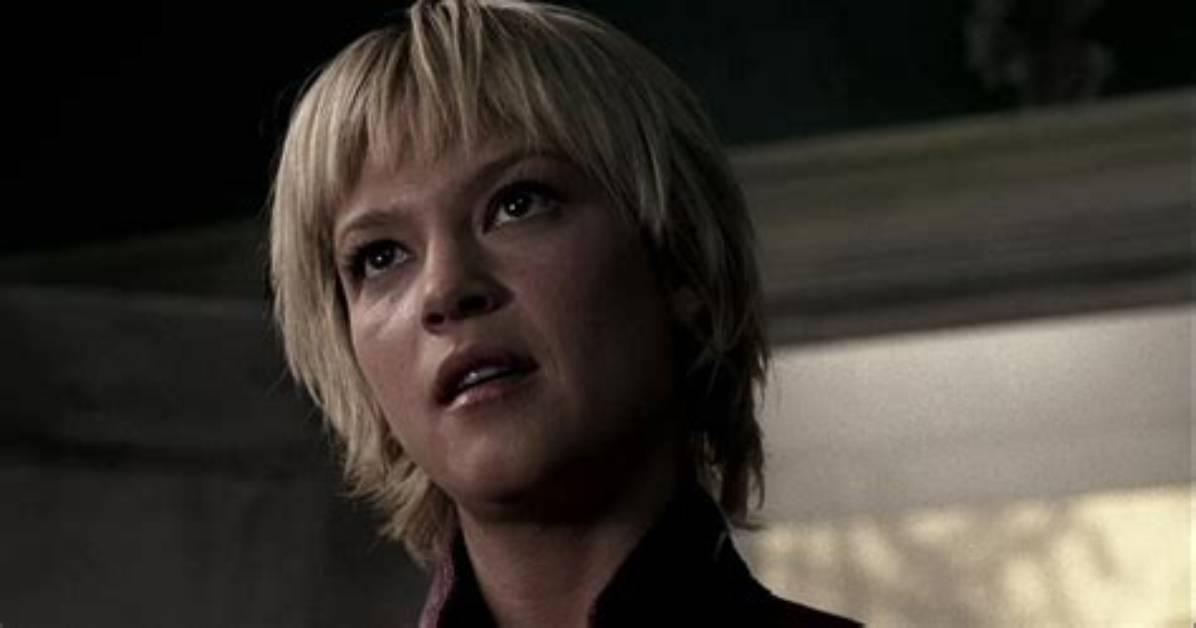 Nicki Aycox