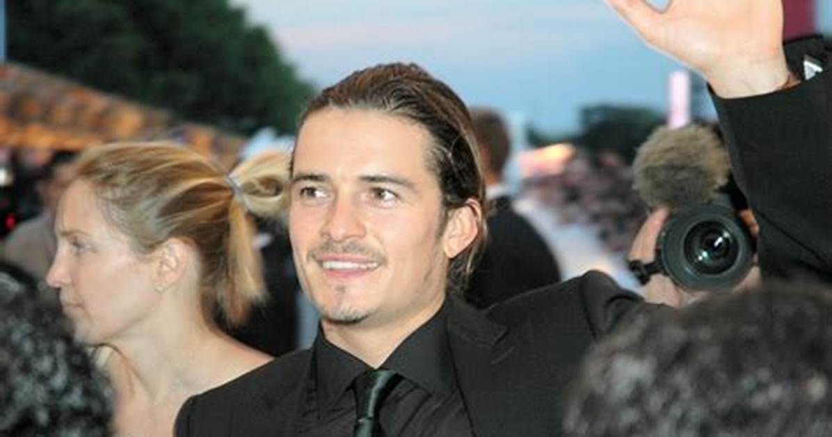 Orlando Bloom Kept the Skeleton of His Dead Dog and Its Penis as an Ornament