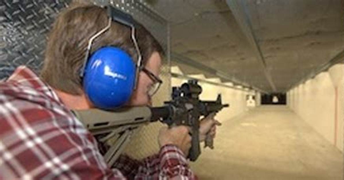 Orlando Gun Range Allows Customers to Shoot at Each