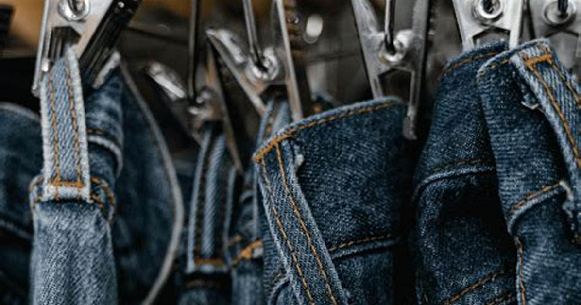 Our Review of the Best Abercrombie Jeans in the Curve Love Collection