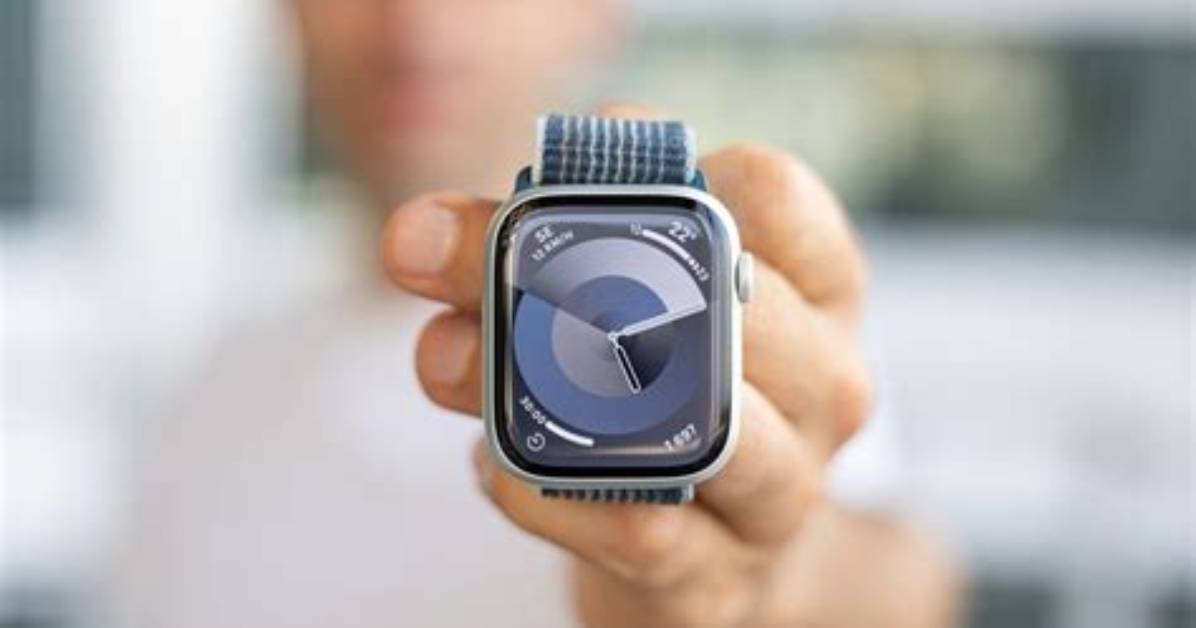 Overheating and Drained Batteries: Apple Watch Users Voice Concerns After watchOS 10.1 Update