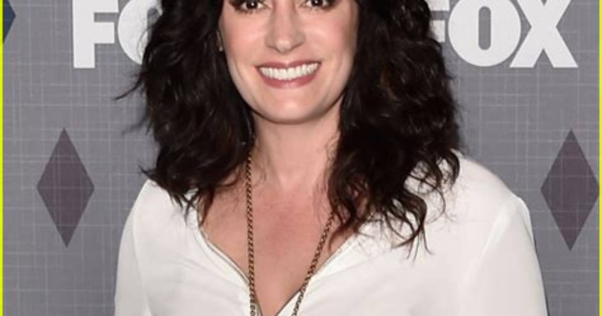 Paget Brewster Net Worth