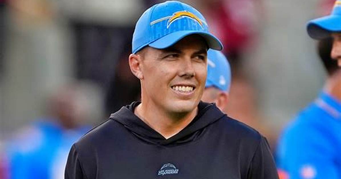 Panthers: Kellen Moore Emerges as Favorite to Be Next Head Coach over Ben Johnson