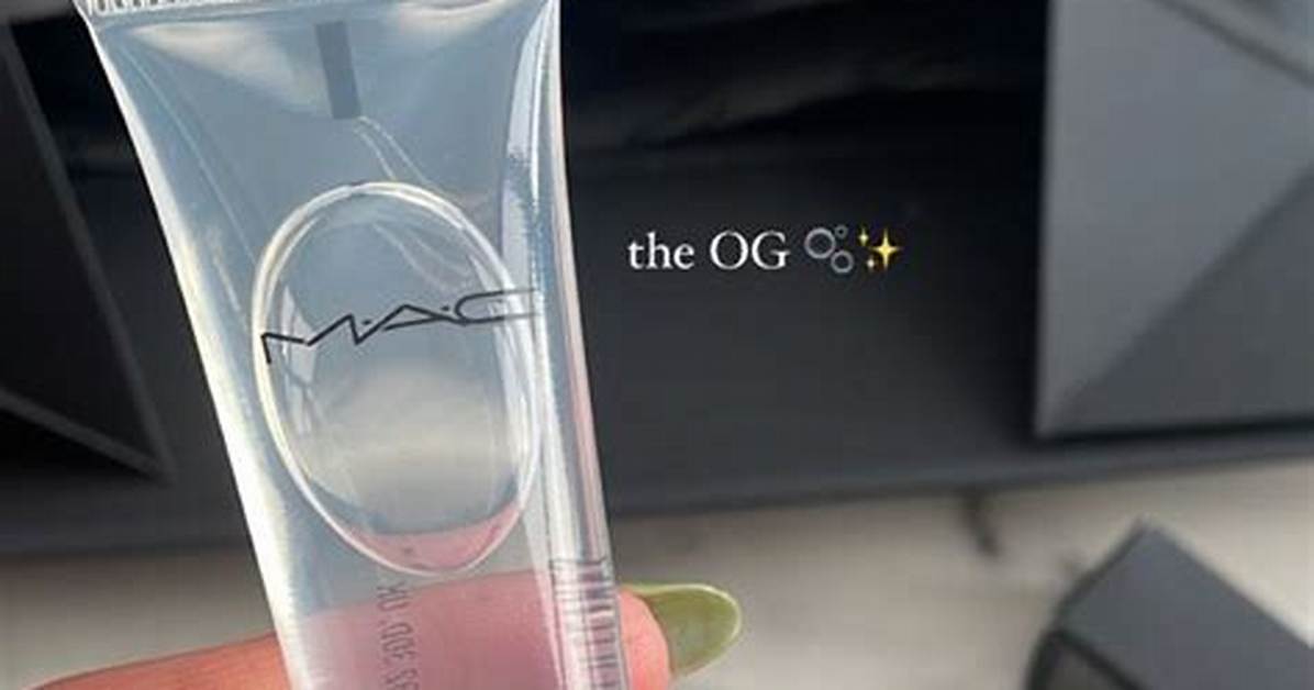 Paris Hilton Still Uses Mac's Lipglass Lip Gloss