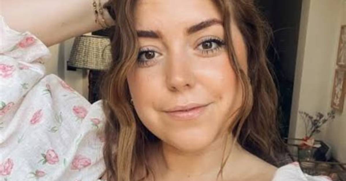 Poppy Deyes Net Worth