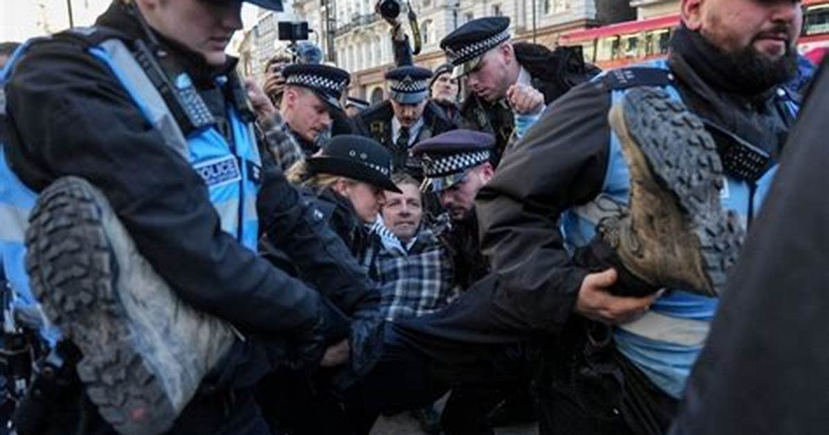 Protesters Fights Against the Ban of Porn Sites in South Korea