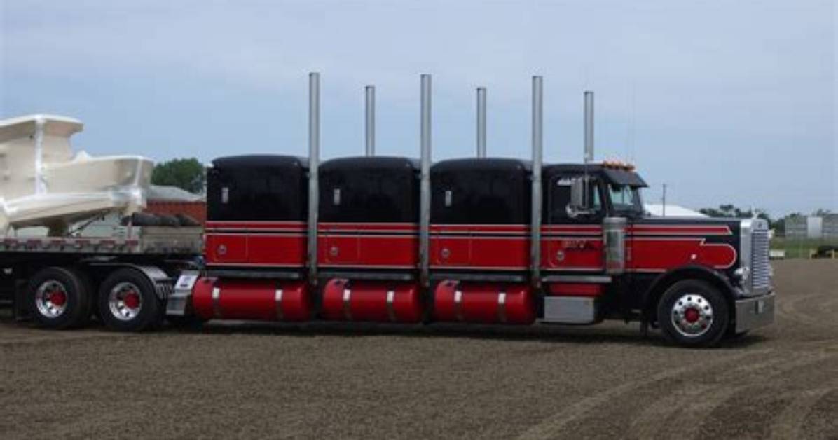 Pusher Trucks Helping Big Rigs in the Snow |