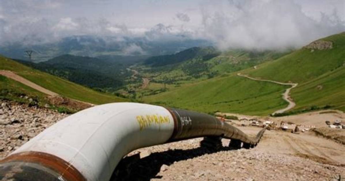 Reverse Elements via Pipeline