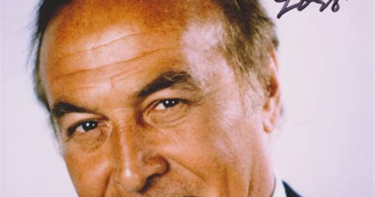 Robert Loggia