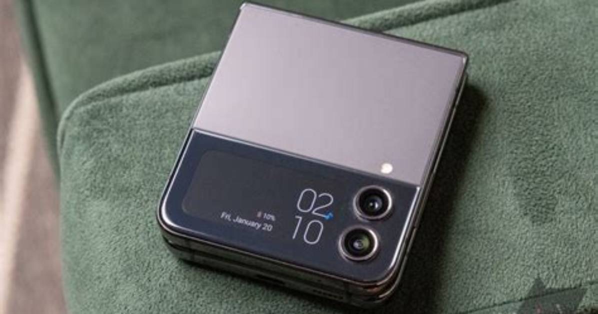 Samsung Z Flip 6 Leak Flaunts a Shallower Crease as Z Fold 6 Stays Put
