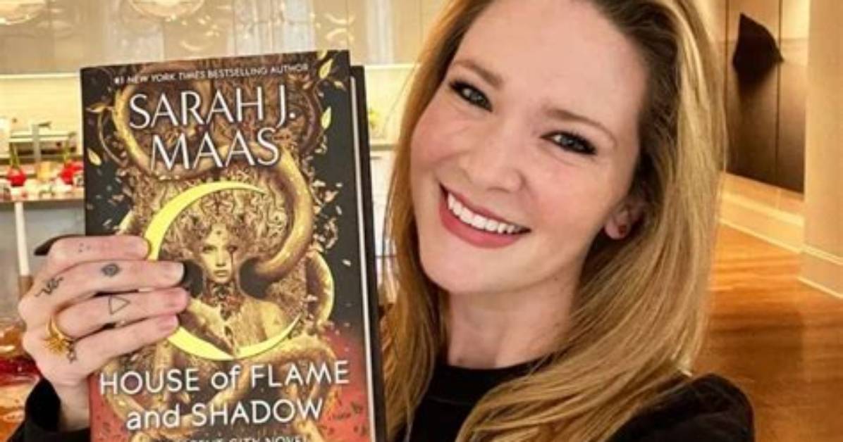 Sarah J. Maas