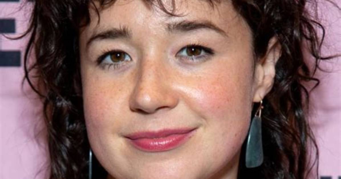 Sarah Steele Net Worth