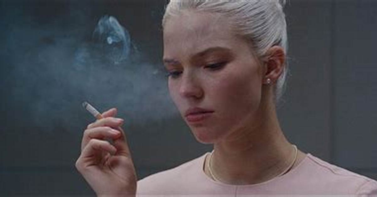 Sasha Luss: Boyfriend, Net Worth, Tattoos, Smoking & Body Measurements