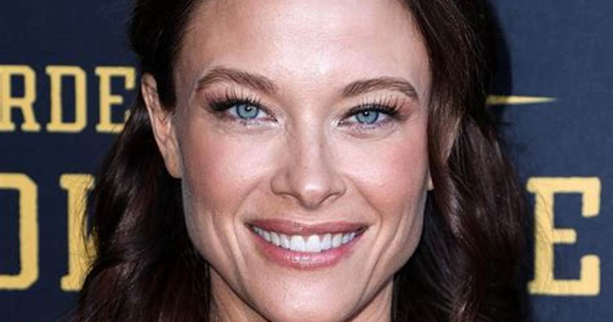 Scottie Thompson (Tv Actress) - Age, Birthday, Bio, Facts, Family, Net Worth, Height & More