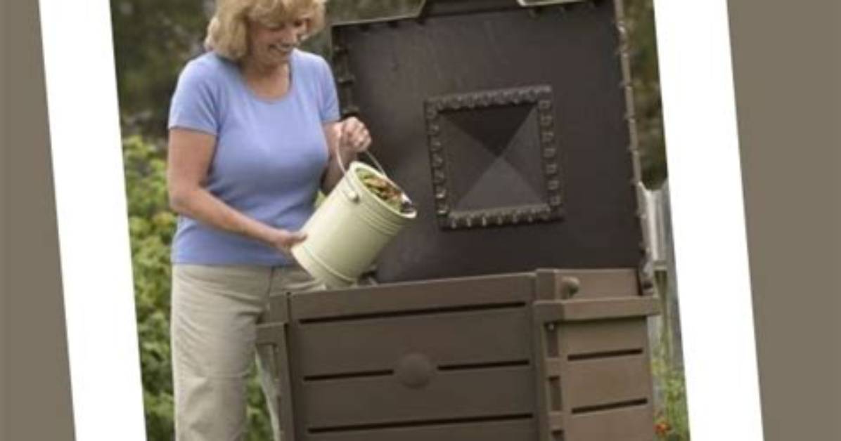 Should Compost Bin Smell?