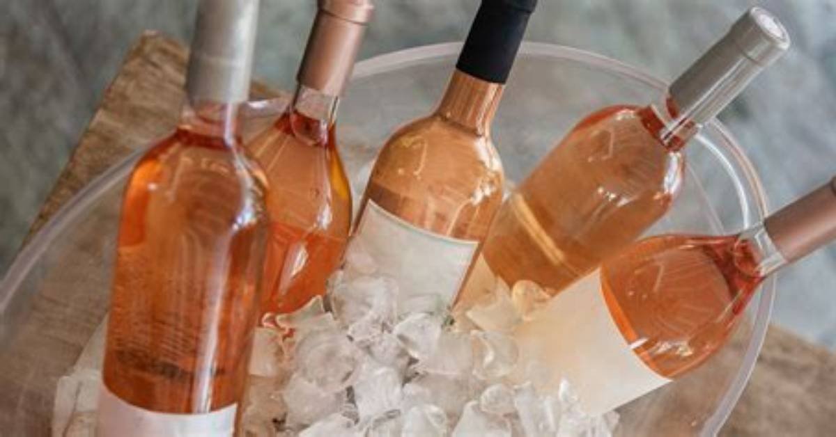 Should Rose Be Served Warm or Cold?