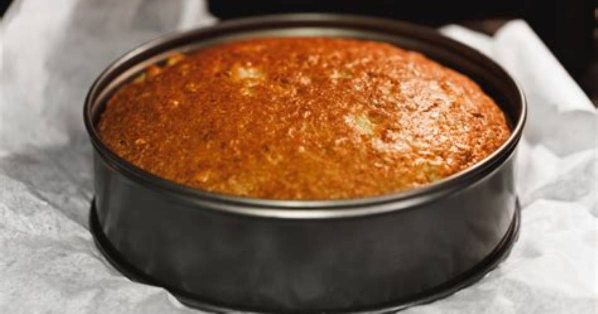 Should You Remove Cake from Tin When Hot?