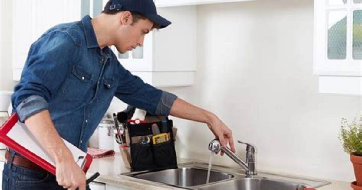 Should You Tip a Plumber Uk?