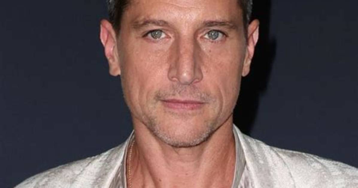 Simon Rex