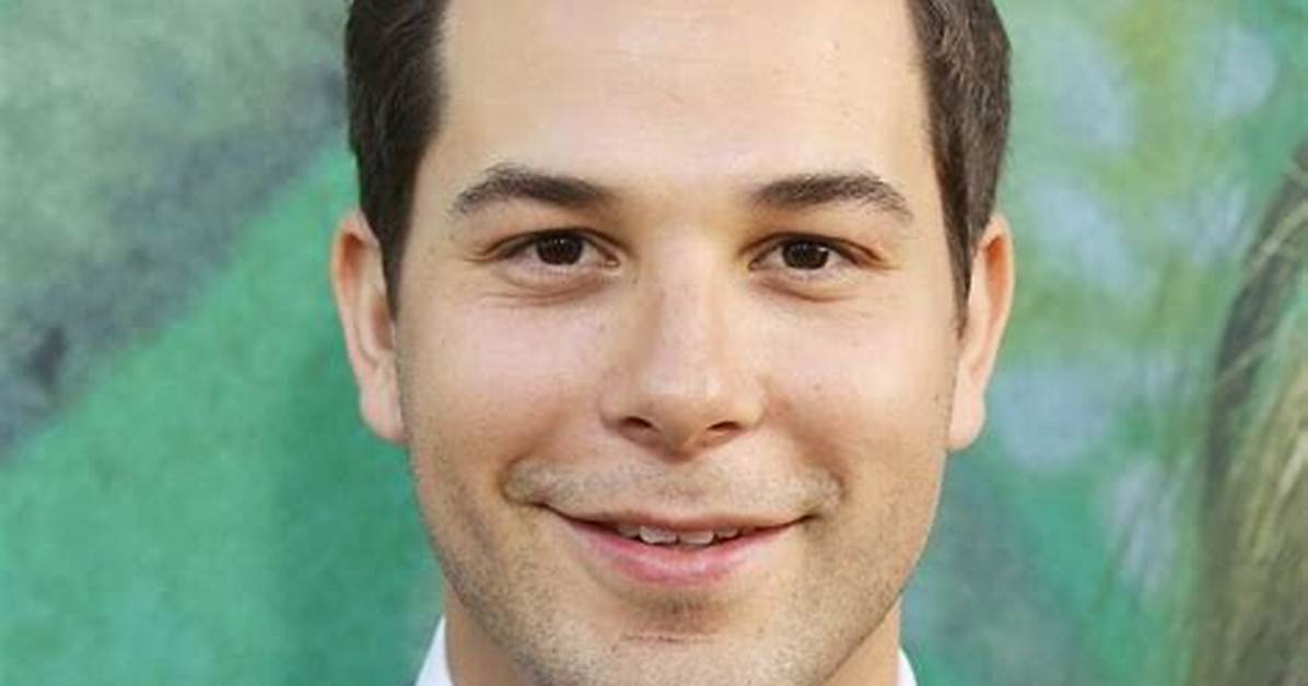 Skylar Astin