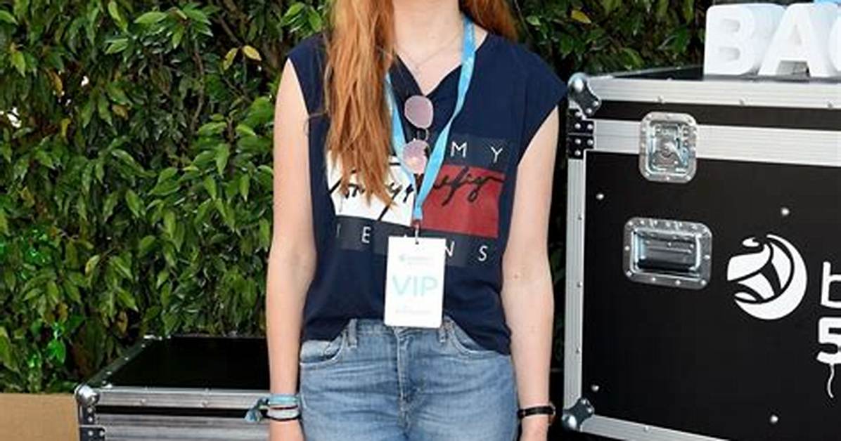Sophie Turner Wore Jeans with the Biggest Pockets for Date Night with Husband Joe Jonas