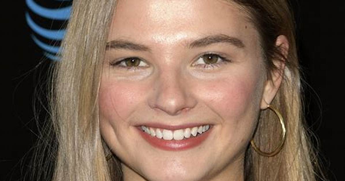 Stefanie Scott