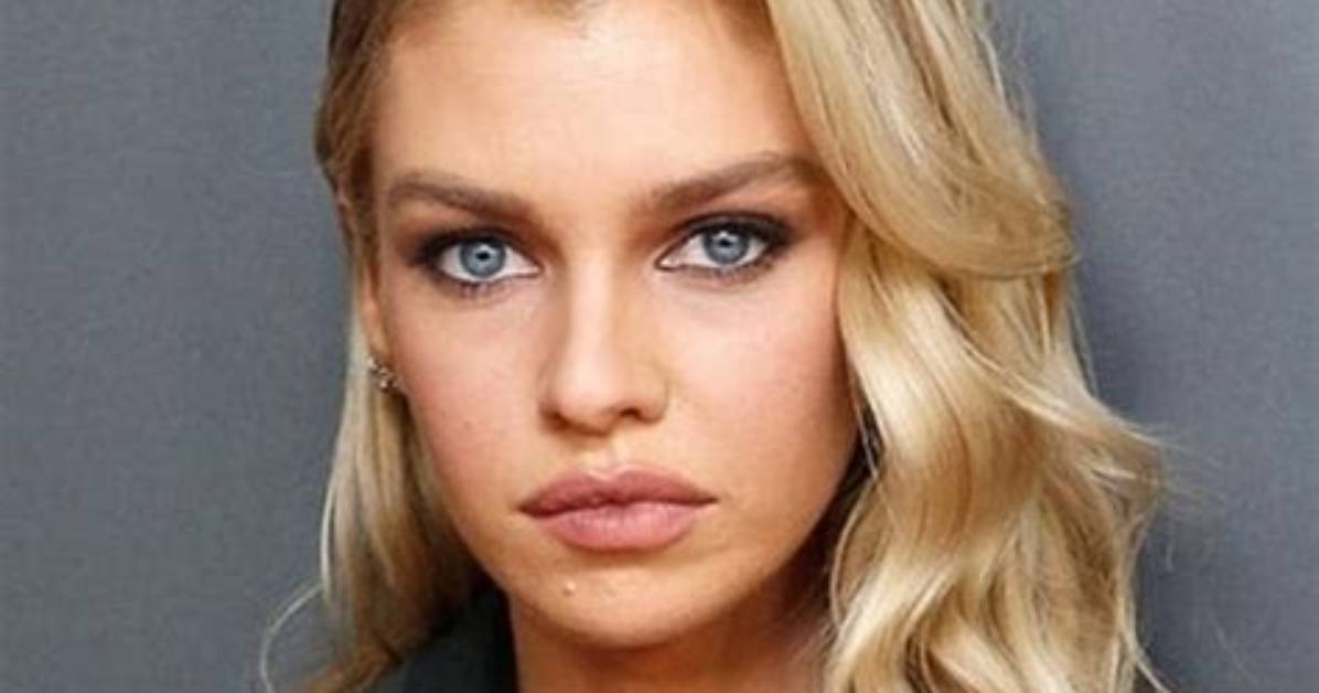 Stella Maxwell Net Worth