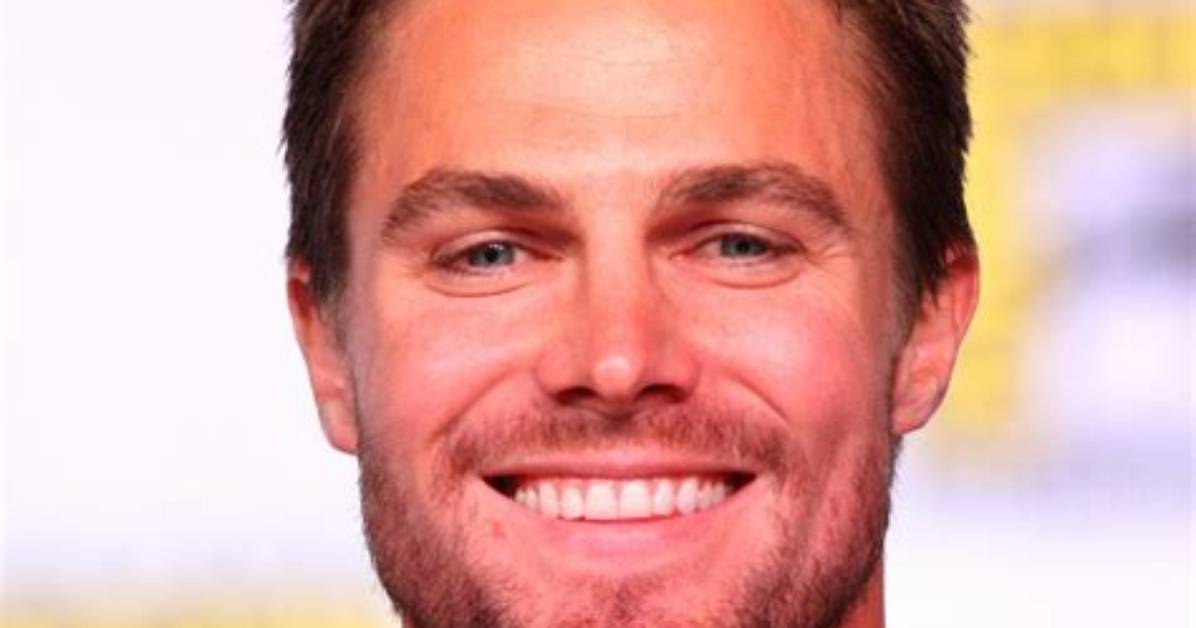 Stephen Amell - Bio, Net Worth, Height
