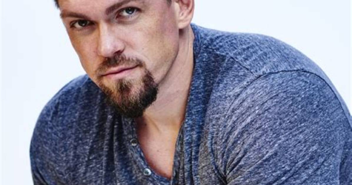 Steve Howey