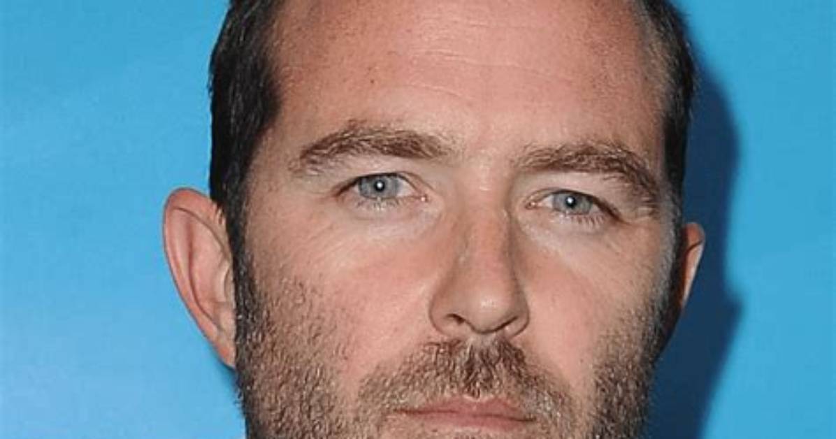 Sullivan Stapleton Net Worth