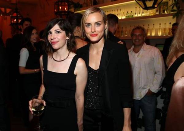 Taylor Schilling Girlfriend Libby - Is She Gay? Facts Revealed