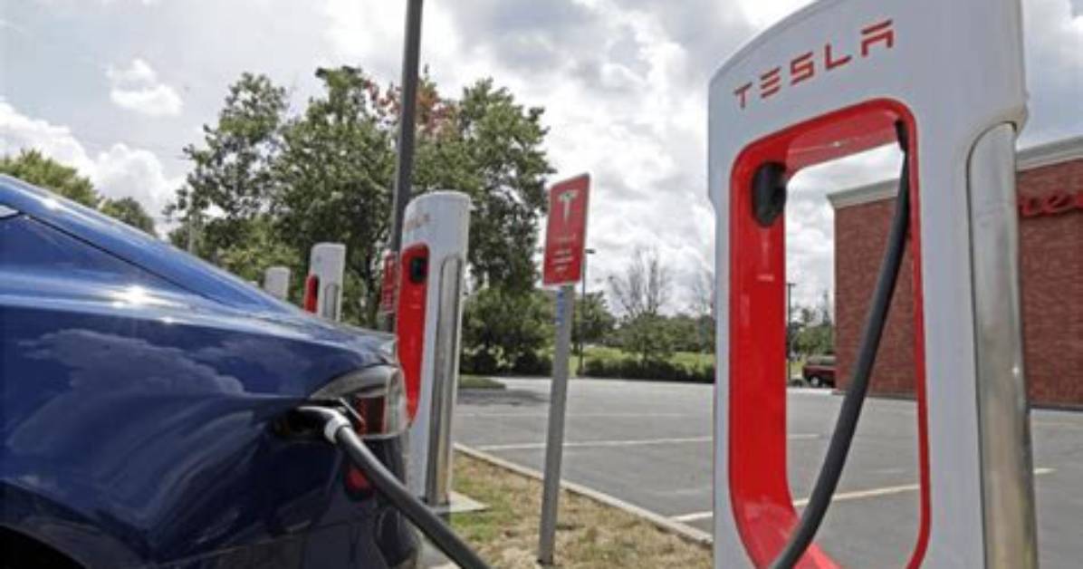 Tesla Posts $408 Million Loss in 2Q, Causing Stock to Plummet |