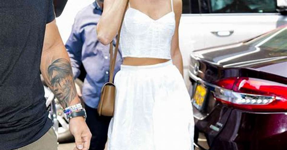 The Secrets to Taylor Swift's Street Style Success