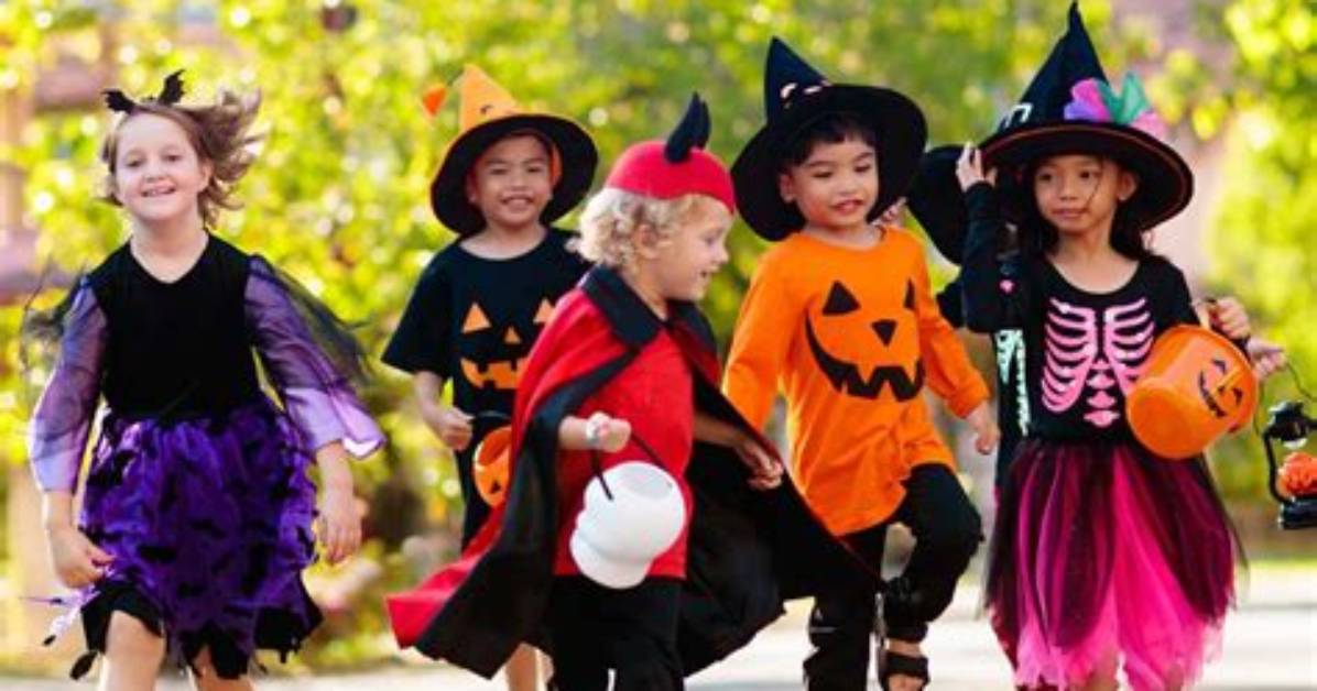 The Top 8 Father-Child Costumes of 2018, According to Instagram