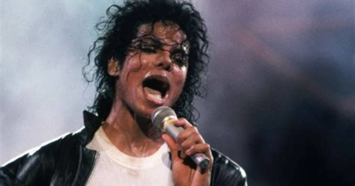 This Unknown Man Singing Michael Jackson in a Car Park Will Blow You Away